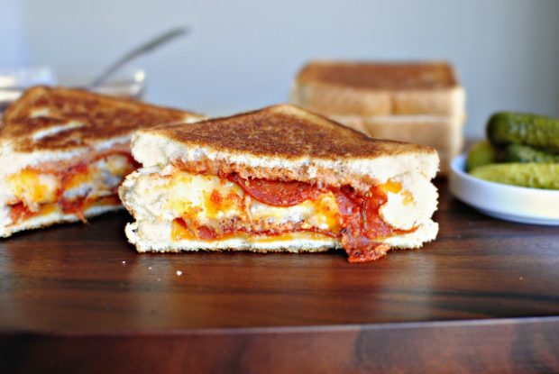 grilled double decker pizza sandwich l simplyscratch.com