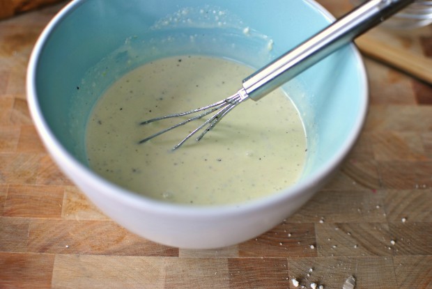 Aderezo de Ensalada de Ajo, Parmesano y Pimienta l SimplyScratch.com