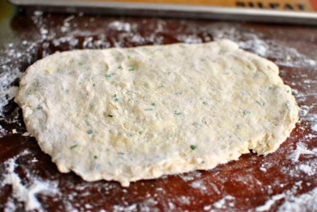 Black Pepper and Chive Buttermilk Biscuits www.SimplyScratch.com rectangle