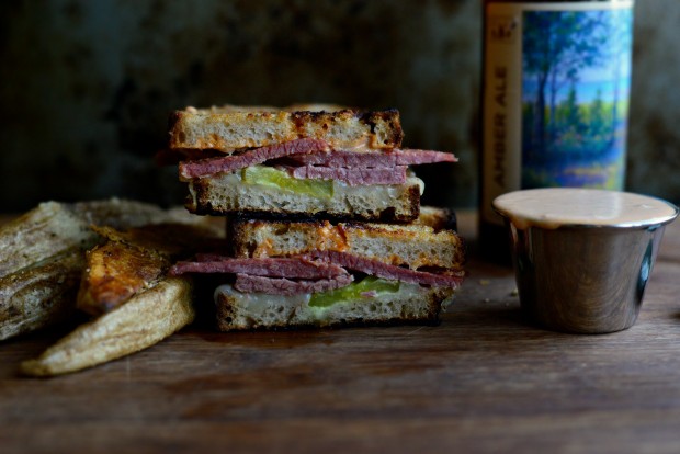  Corned Beef Sandwich with Swiss on Rye Sandwich l SimplyScratch.com