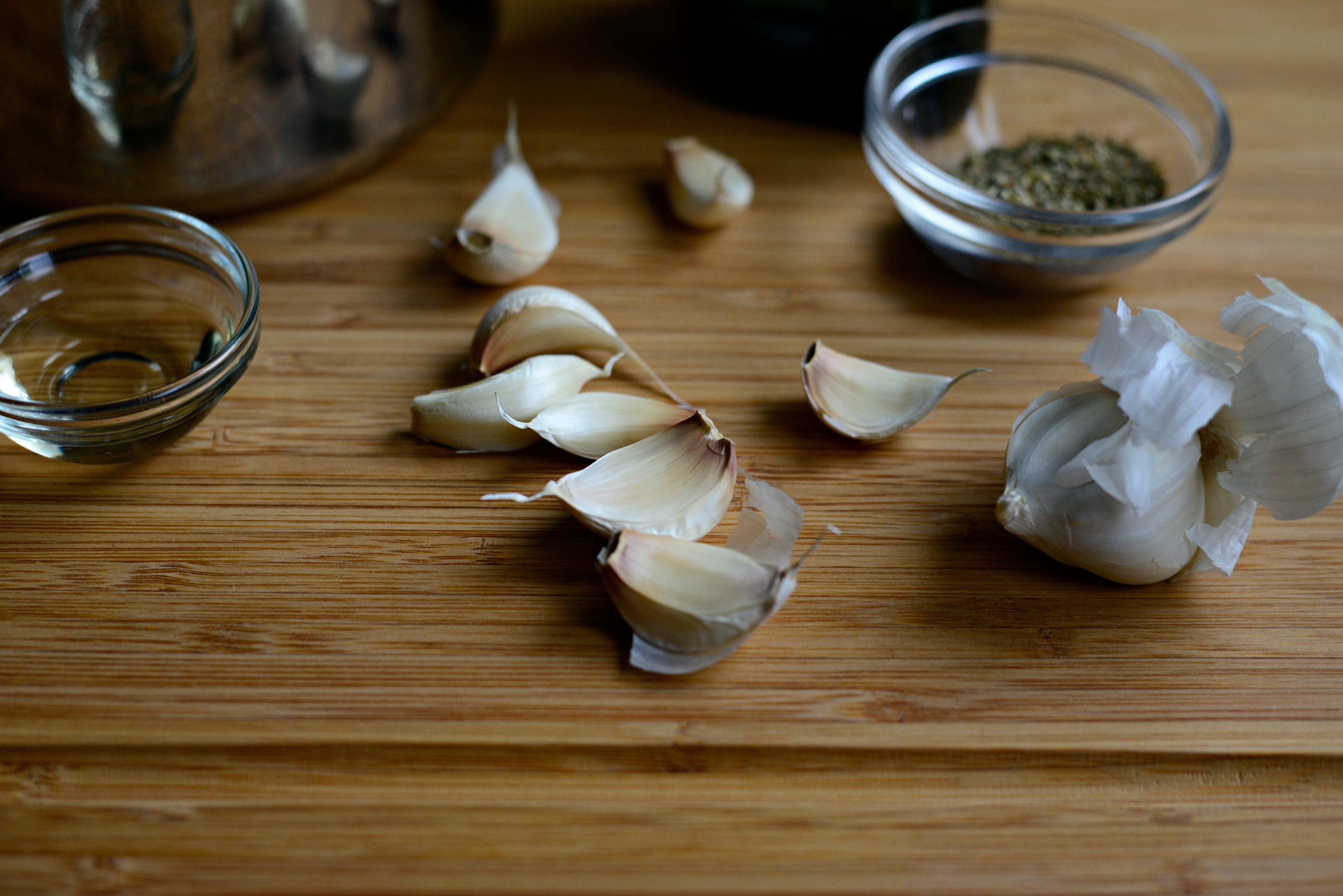 Toasted Garlic Olive Oil Bread Dip - Clean Fingers Laynie