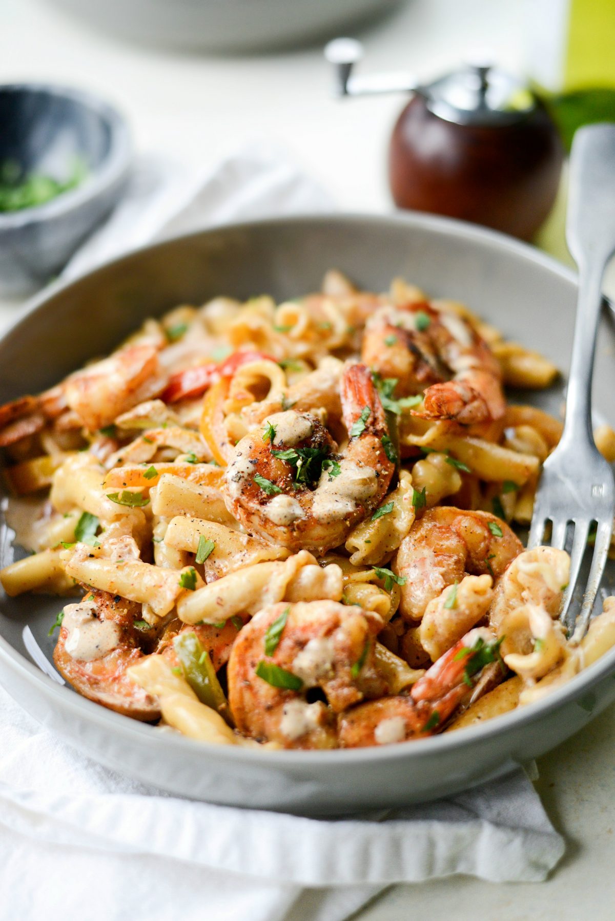 Garlicky Fajita Shrimp Pasta - Simply Scratch