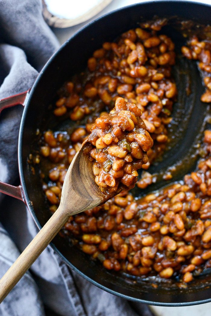 Spicy Jalapeño Baked Beans Recipe l SimplyScratch.com #vegetarian #jalapeno #bakedbeans #sidedish #beans #barbecue #cookout 