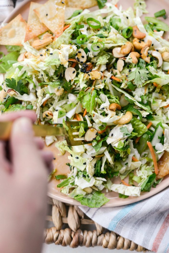 http://www.simplyscratch.com/wp-content/uploads/2019/08/Asian-Cabbage-Chopped-Salad-l-SimplyScratch.com-chopped-salad-cabbage-asian-cashew-taylorfarms-copycat-recipe-17-700x1049.jpg