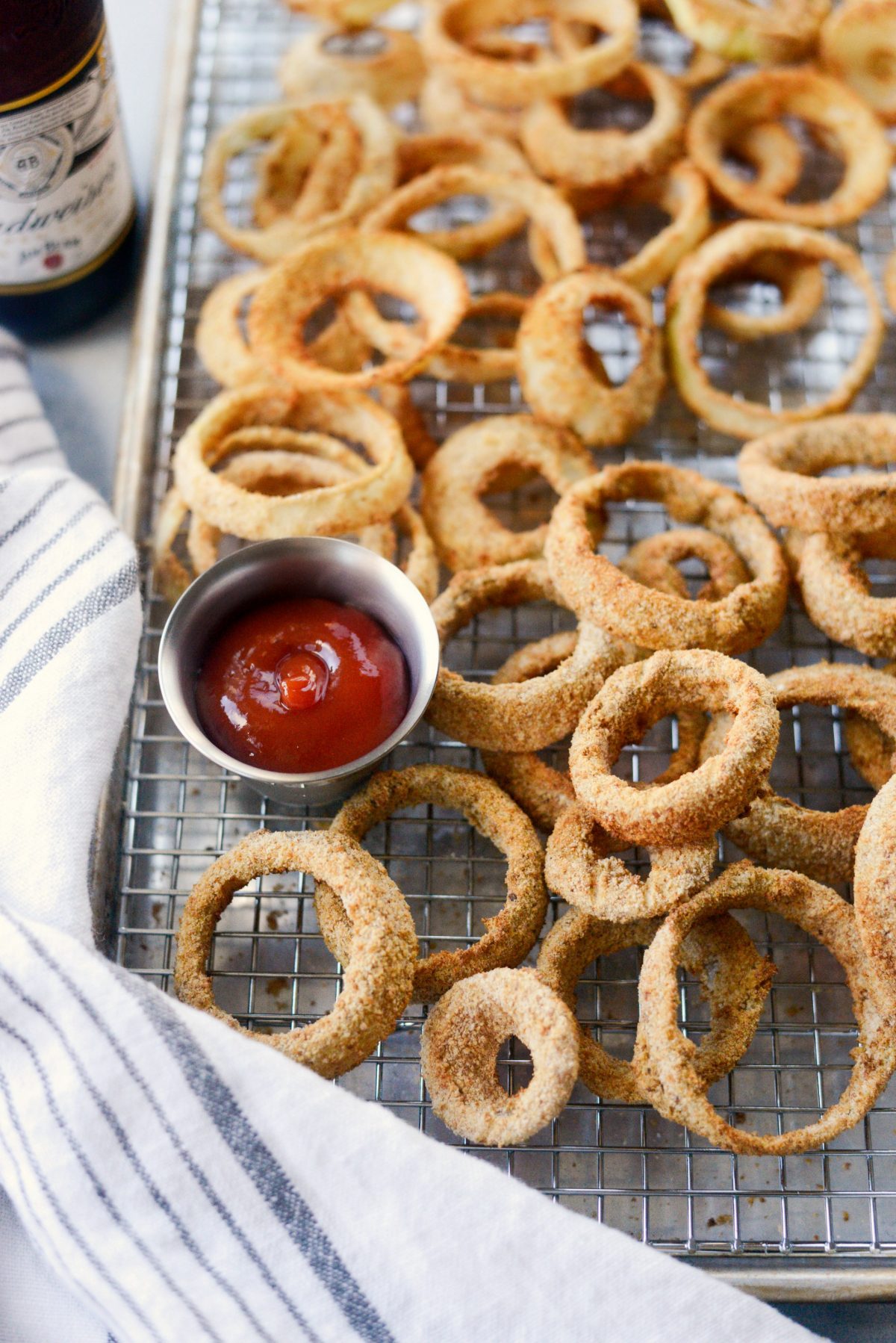 https://www.simplyscratch.com/wp-content/uploads/2018/10/Air-Fryer-Beer-Battered-Onion-Rings-l-SimplyScratch.com-23-1200x1798.jpg