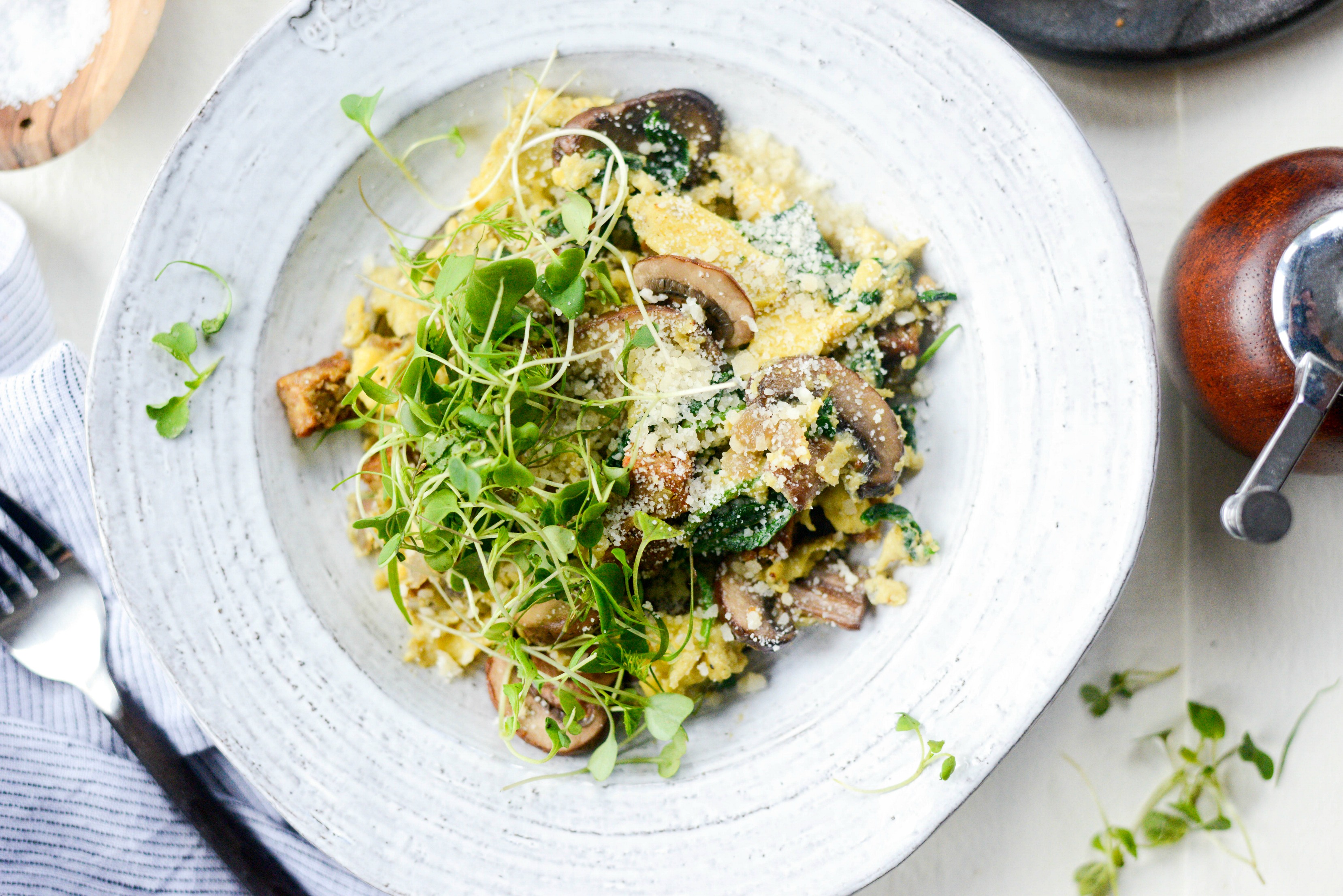 Healthy Spinach And Mushroom Scramble Simply Scratch