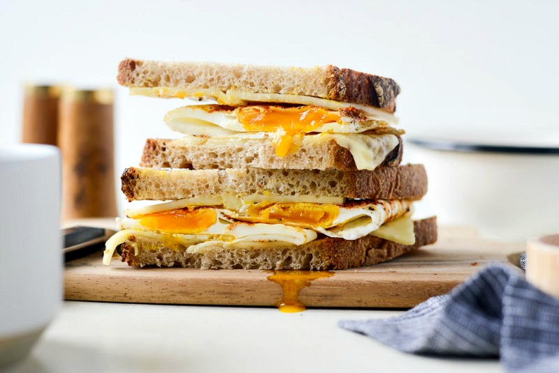 https://www.simplyscratch.com/wp-content/uploads/2019/08/Best-Fried-Egg-Sandwich-l-SimplyScratch.com-breakfast-sandwich-eggs-cheese-best-11.jpg