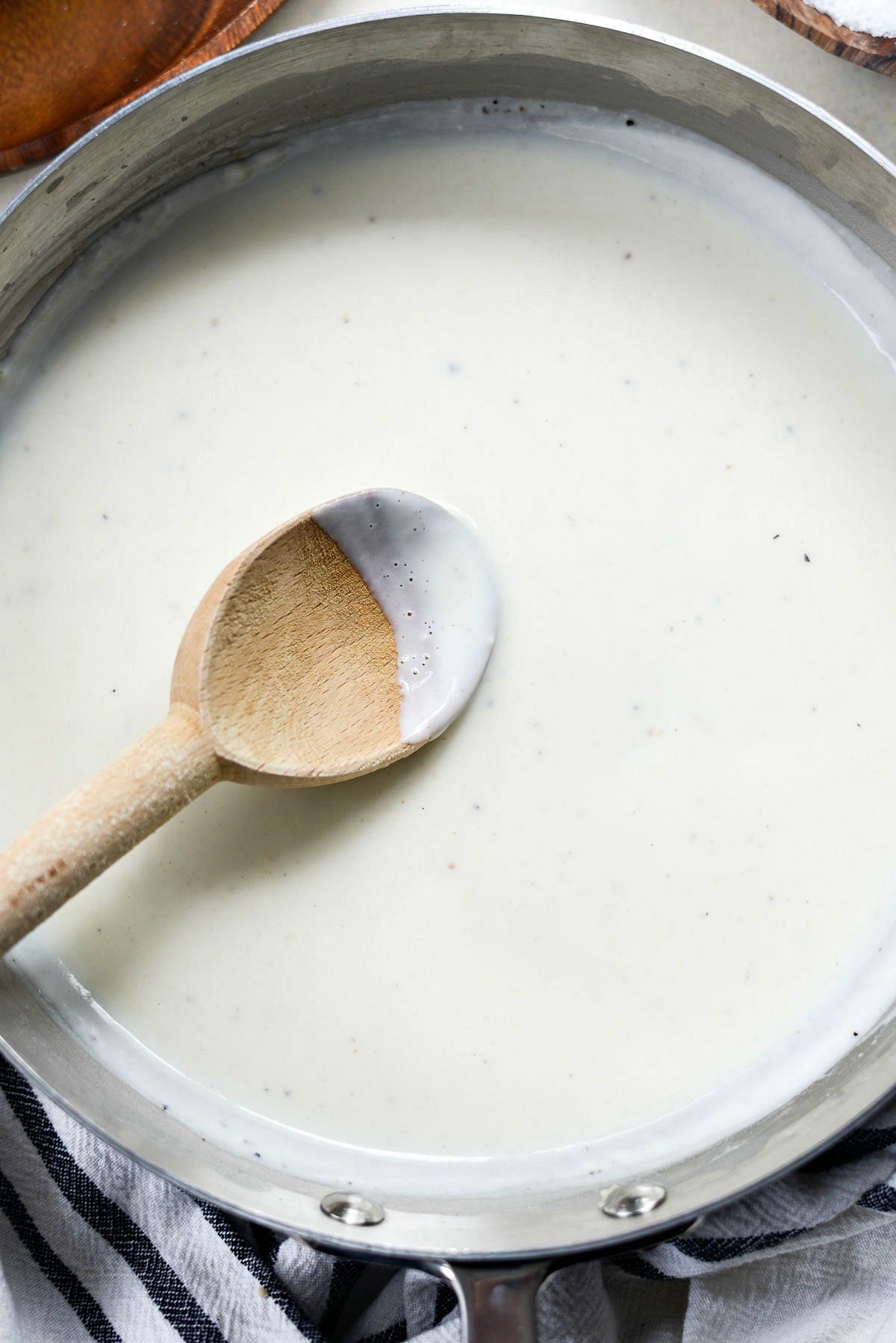 Classic-Béchamel-Sauce-Recipe-White-Sauce-l-SimplyScratch.com-bechamel-whitesauce-mothersauce-easy-fromscratch-10