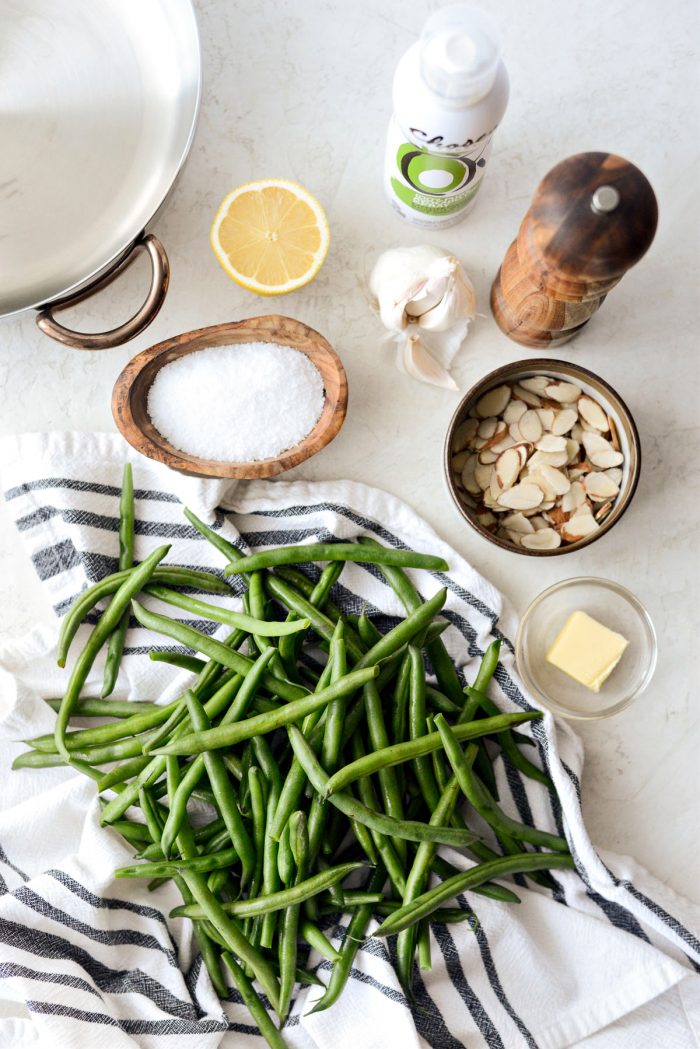 garlicky green beans almondine ingredients.