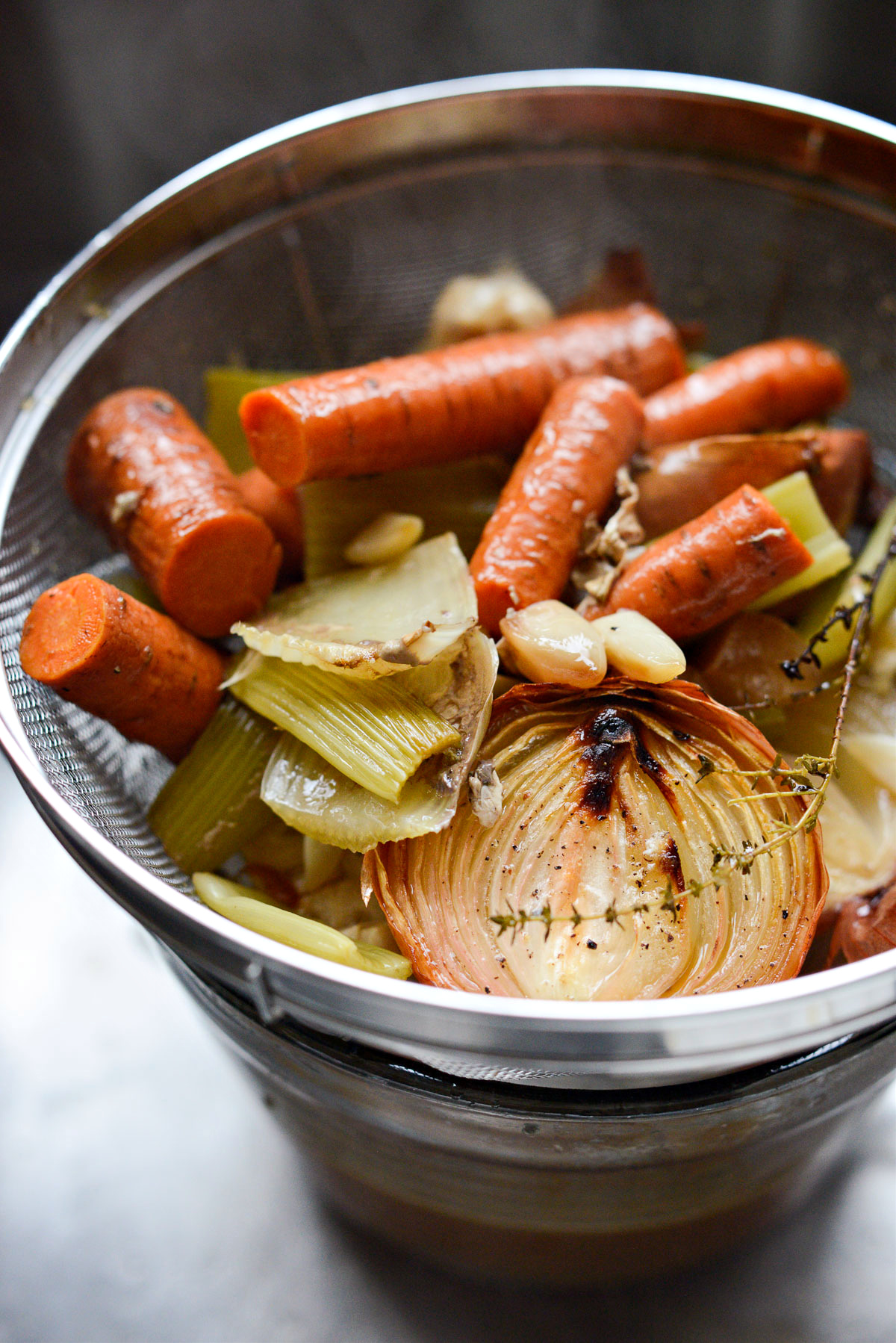 make-ahead-turkey-gravy-simply-scratch