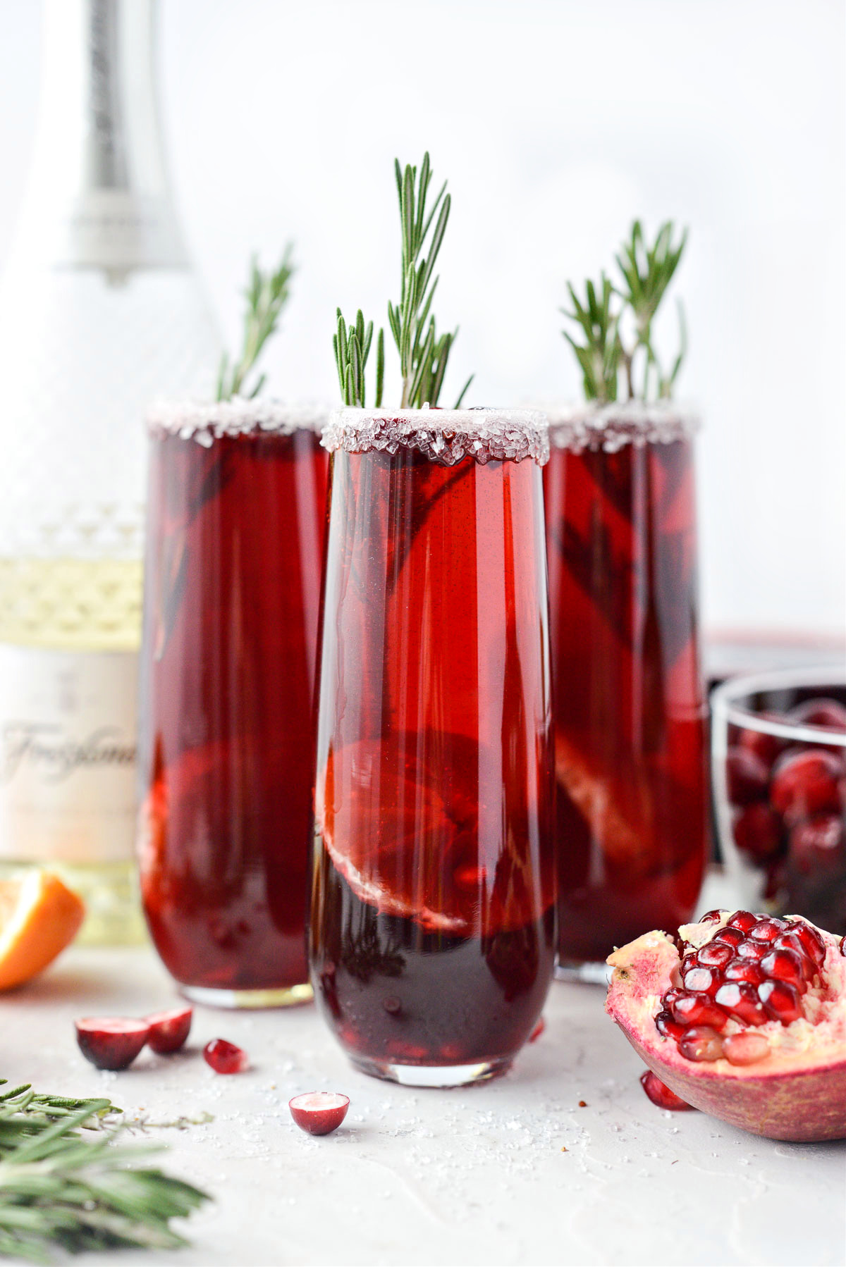 https://www.simplyscratch.com/wp-content/uploads/2020/12/Christmas-Morning-Mimosas-l-SimplyScratch.com-christmas-mimosas-prosecco-champagne-cocktail-adult-beverage-cranberry-pomegranate-cinnamon-15.jpg