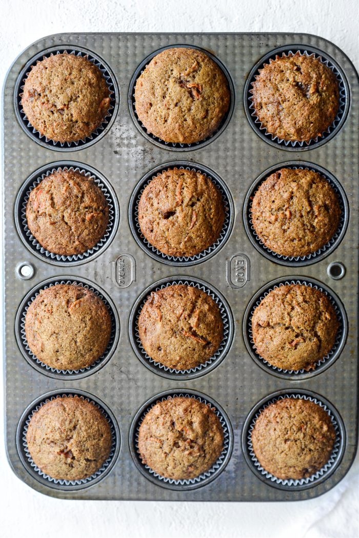 USA Pan (1200MF) Bakeware Cupcake and Muffin Pan, 12 Well