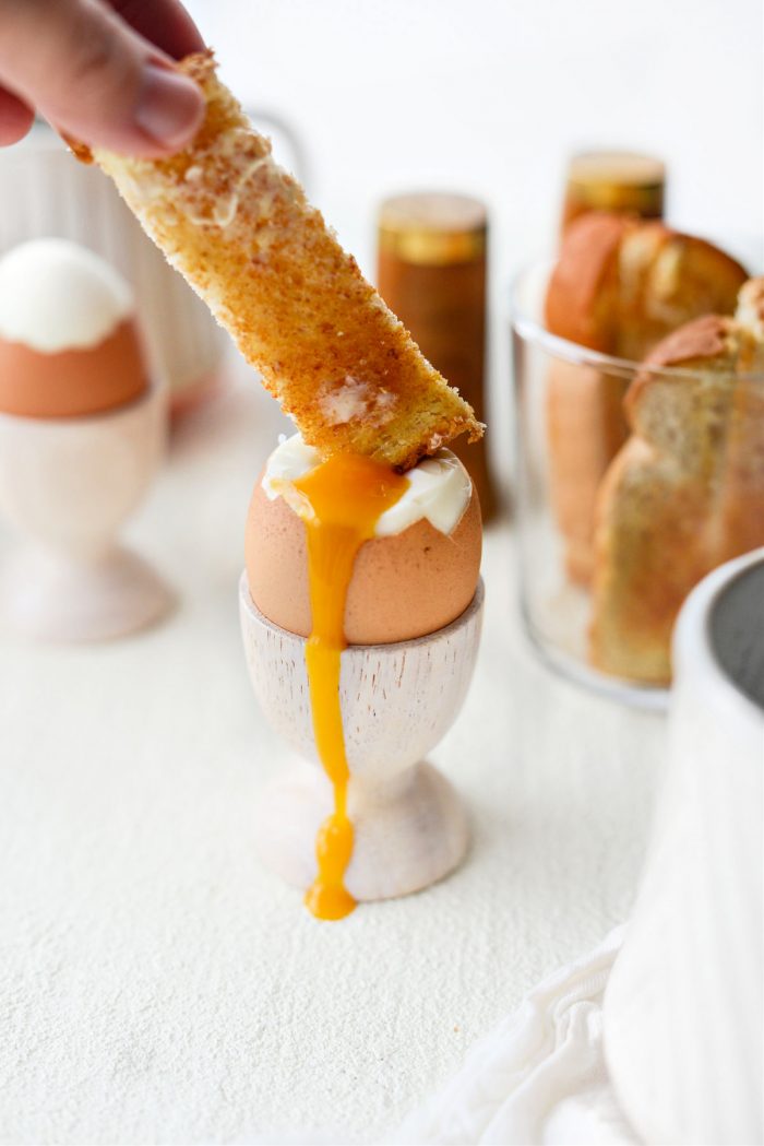 https://www.simplyscratch.com/wp-content/uploads/2021/03/Perfect-Soft-Boiled-Eggs-l-SimplyScratch.com-eggs-howto-softboiledeggs-softboiled-breakfast-brunch-13-700x1049.jpg