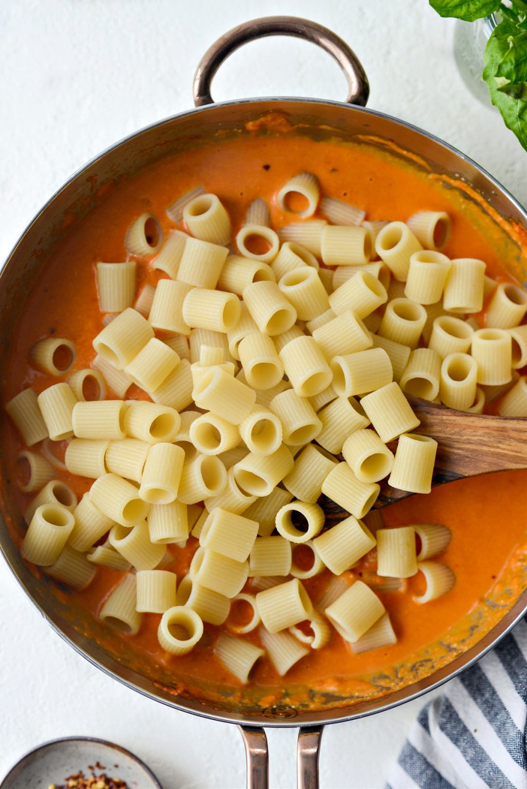 Spicy Garlic Pasta alla Vodka - Simply Scratch