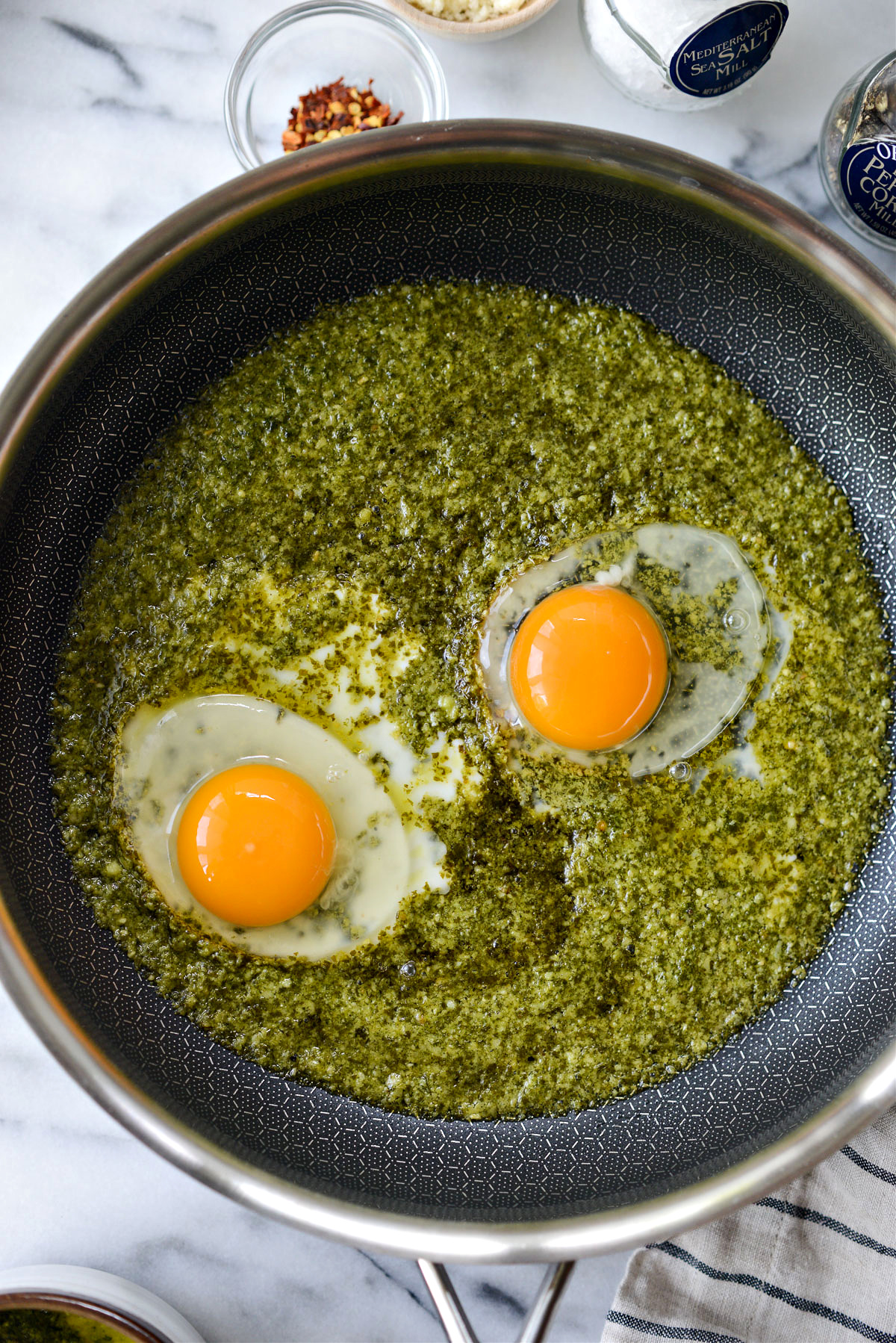 Pesto Fried Eggs - simply recipes