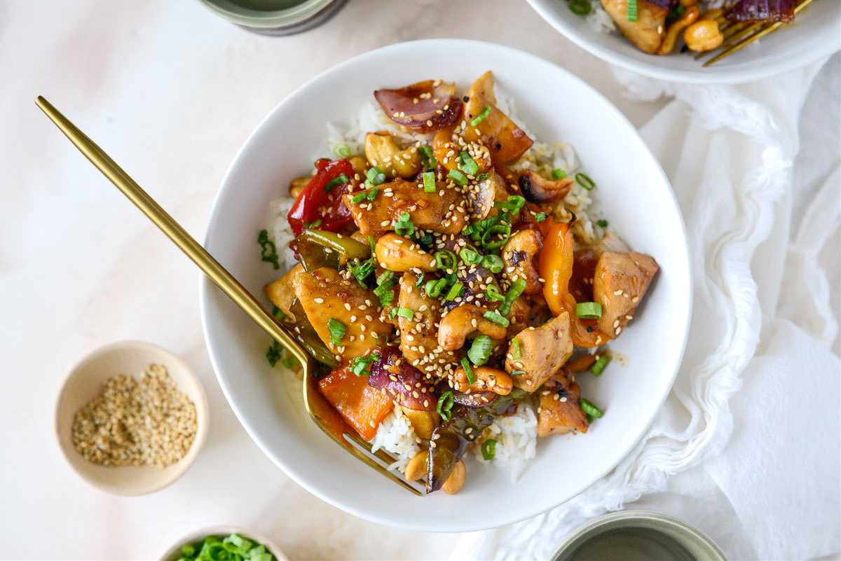 Asian Cashew Chicken Mason Jar Salad - Simply Scratch