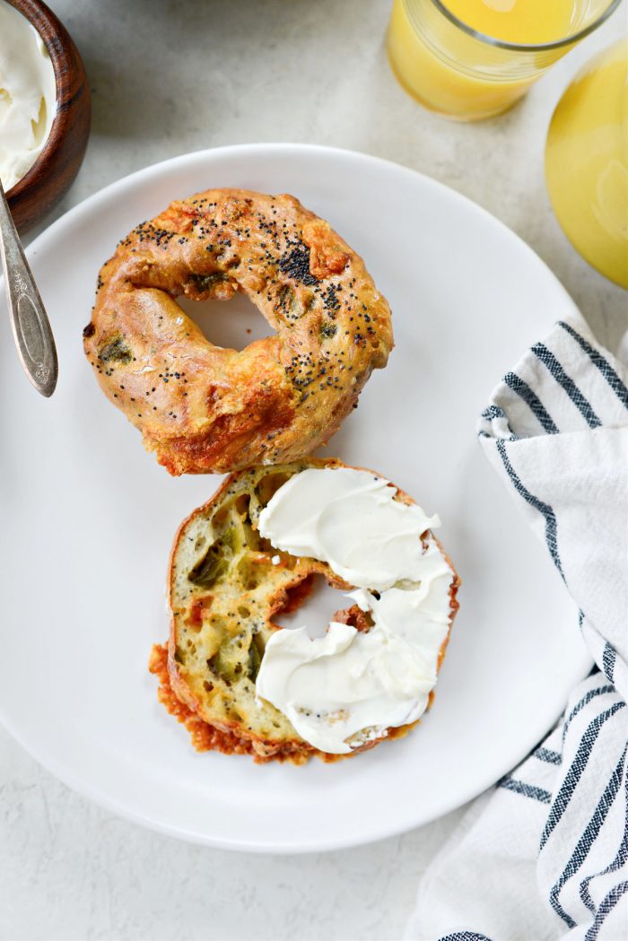 Air Fryer Jalapeno Cheddar Bagels