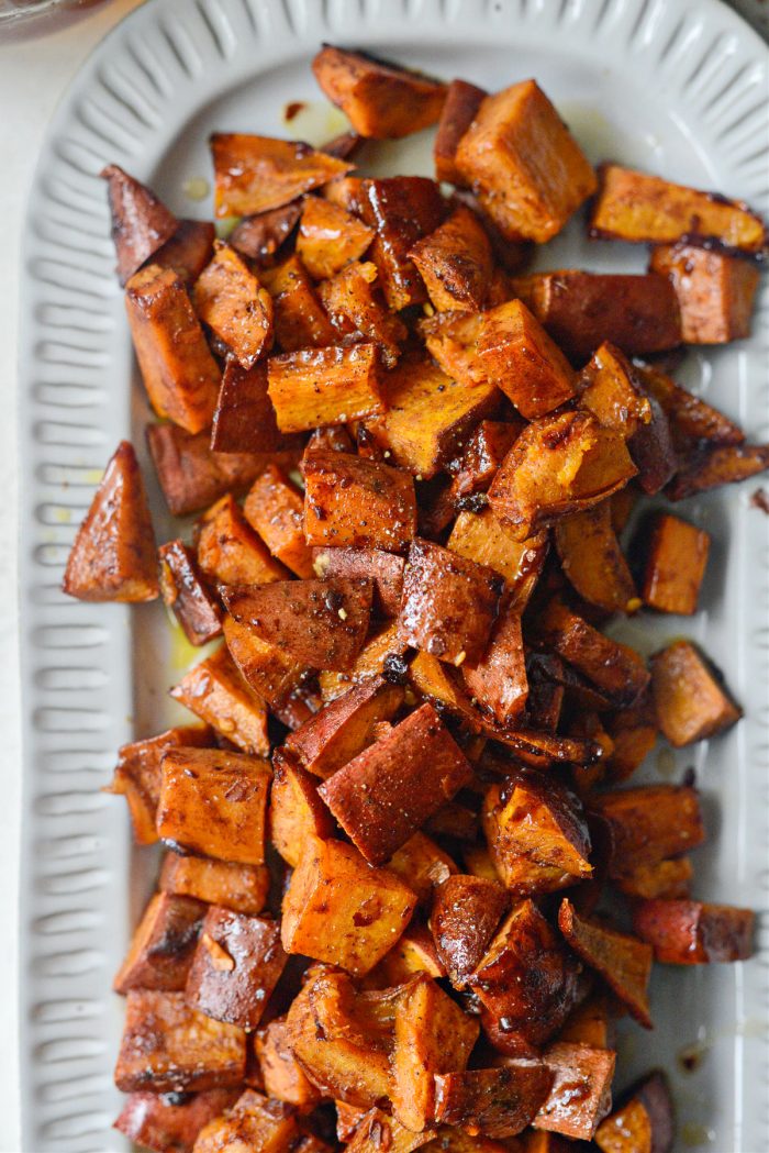 https://www.simplyscratch.com/wp-content/uploads/2021/11/Cinnamon-Roasted-Hot-Honey-Sweet-Potatoes-l-SimplyScratch.com-11-700x1049.jpg