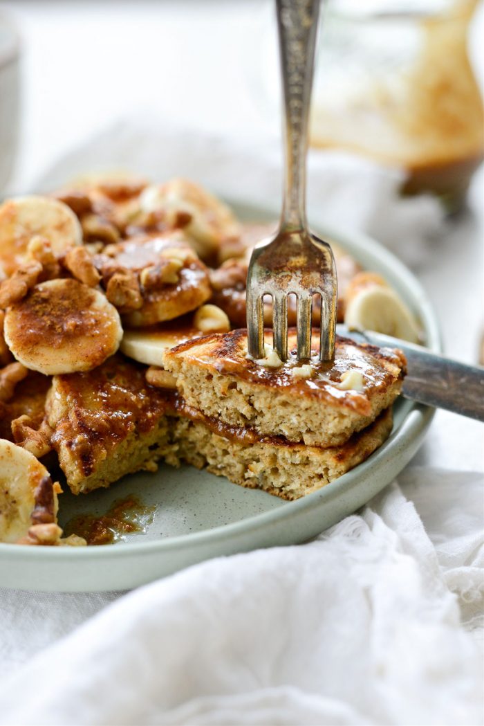 Peanut Butter Oatmeal Banana Pancakes