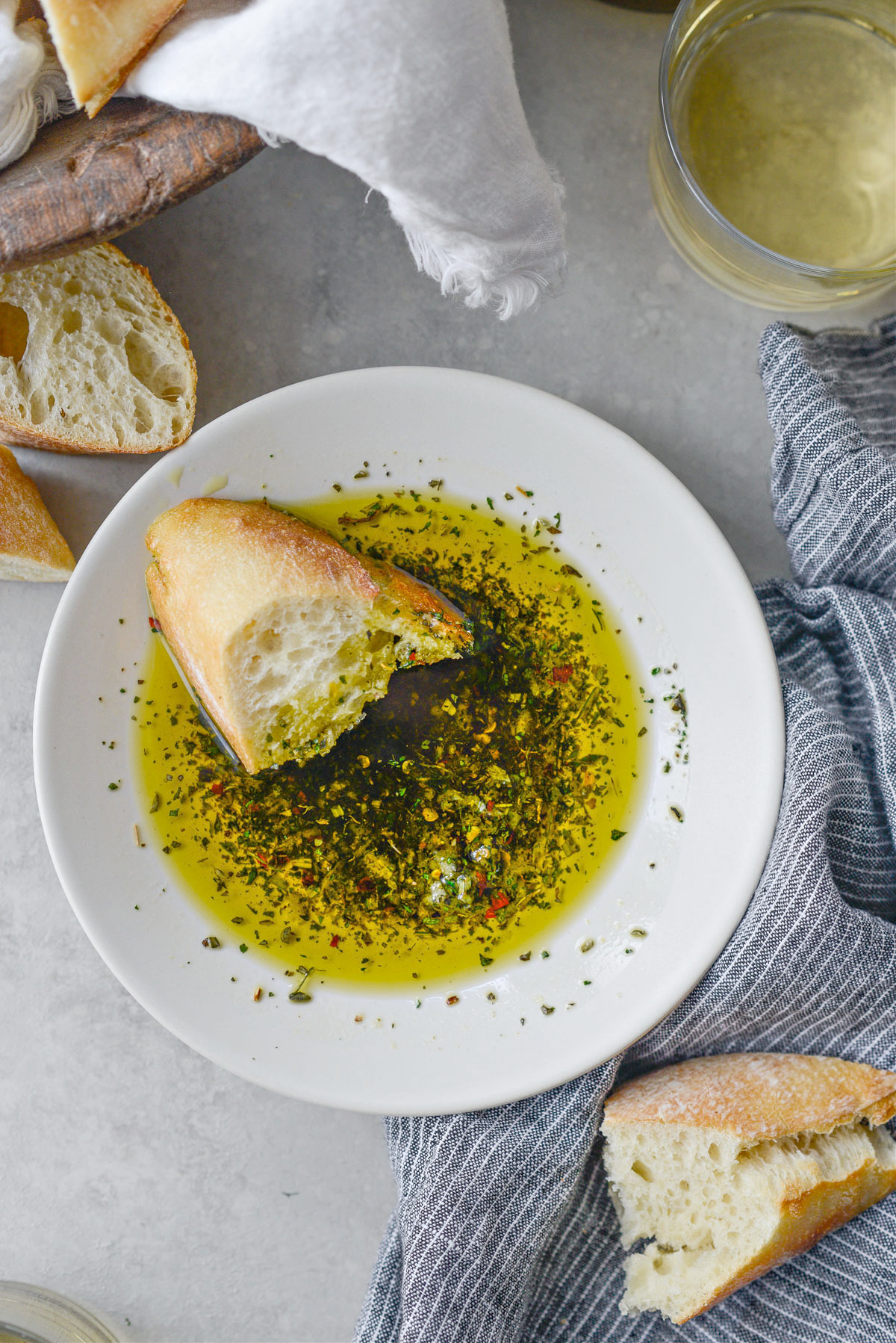 Garlic Herb Olive Oil Bread Dip - Karinokada