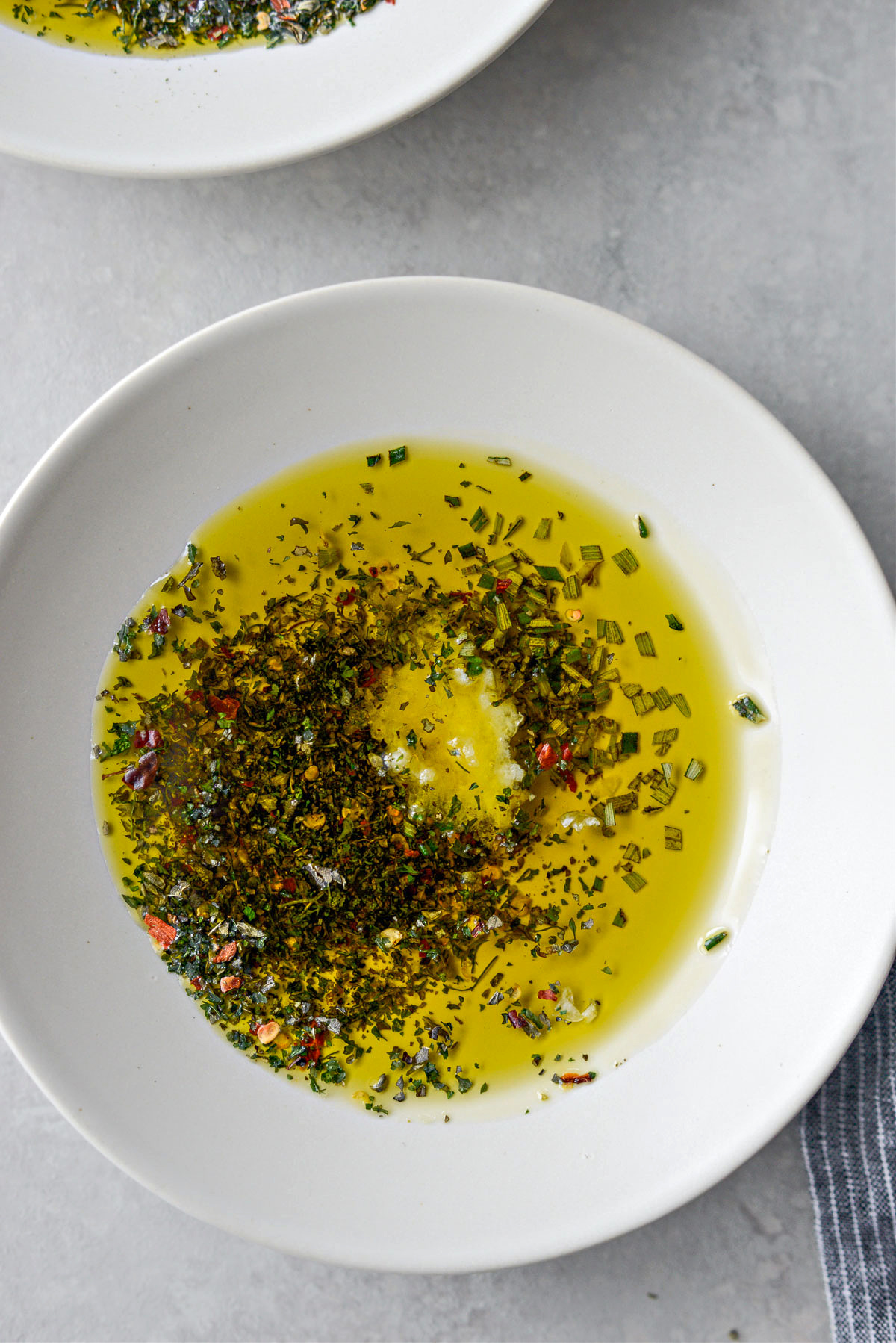 Garlic Herb Olive Oil Bread Dip - Karinokada