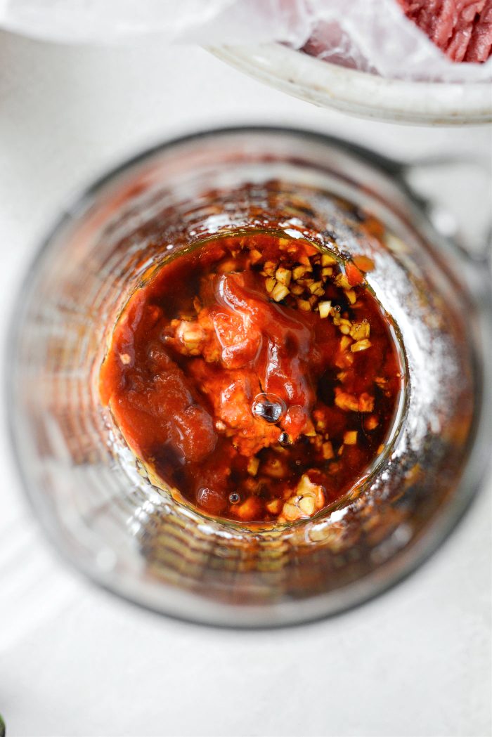 sauce ingredients for Spicy Sriracha Lettuce Wraps