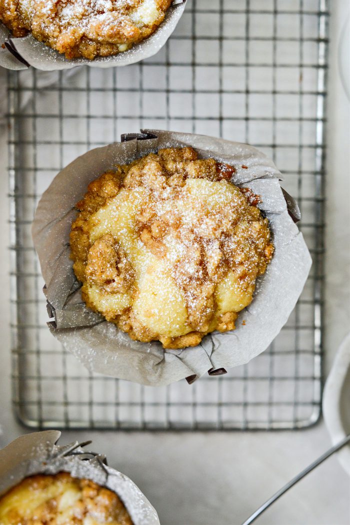 Cream Cheese Streusel Muffins