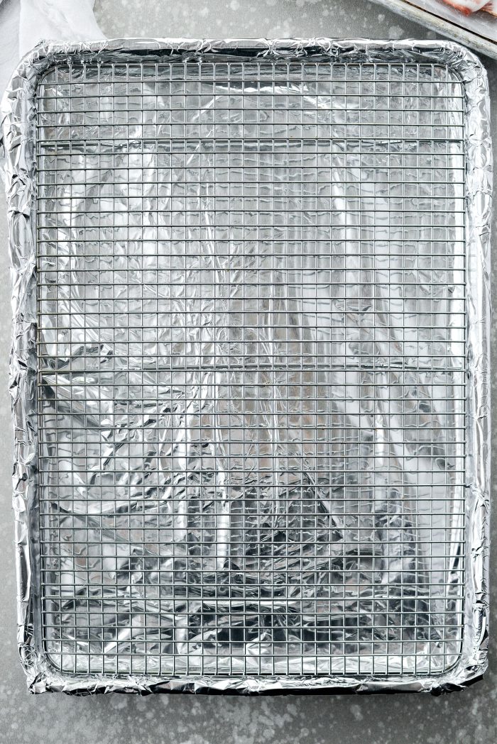 foil lined pan with wire rack