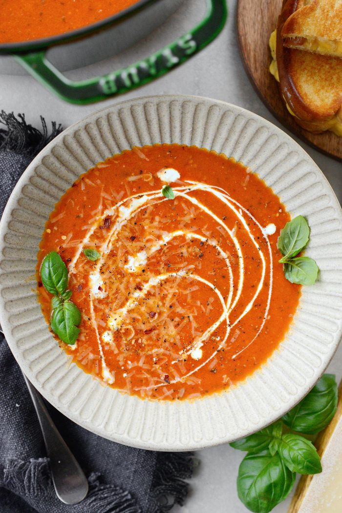 Roasted Garlic Tomato Basil Soup