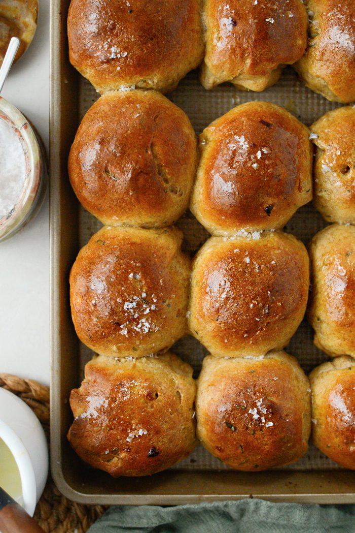 Whole Wheat Caramelized Onions and Rosemary Rolls