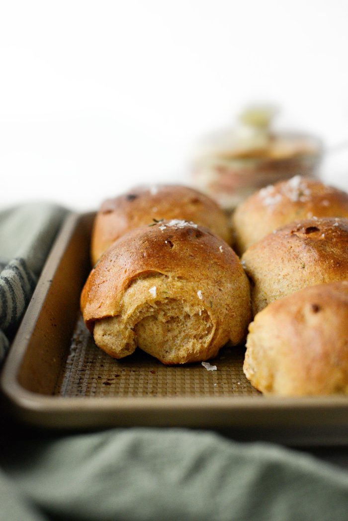 Whole Wheat Caramelized Onions and Rosemary Rolls